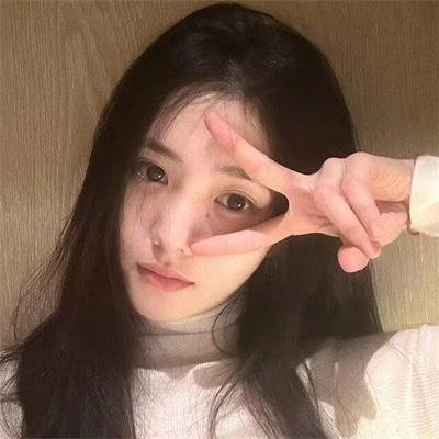 热裤荡女